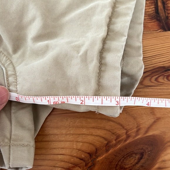 Excellent condition, AEO & Old Navy Khaki Twill Shorts, size 4, Brown Khaki - Picture 6 of 7